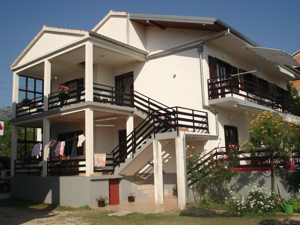 Apartments Jurlina Seline Esterno foto