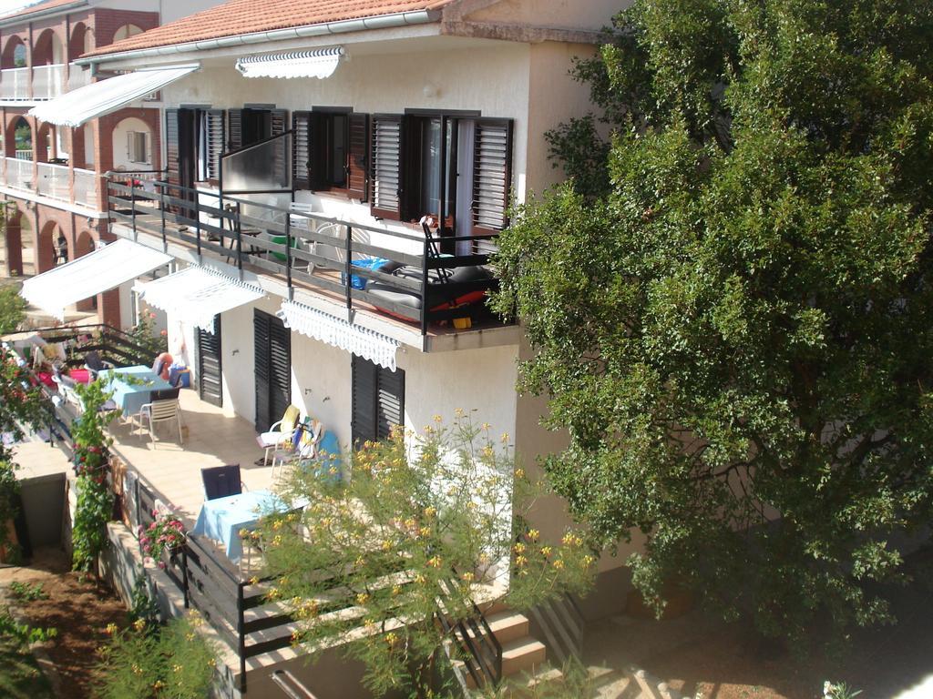 Apartments Jurlina Seline Esterno foto