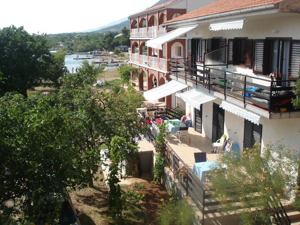 Apartments Jurlina Seline Esterno foto