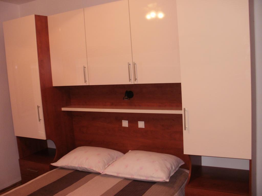Apartments Jurlina Seline Esterno foto