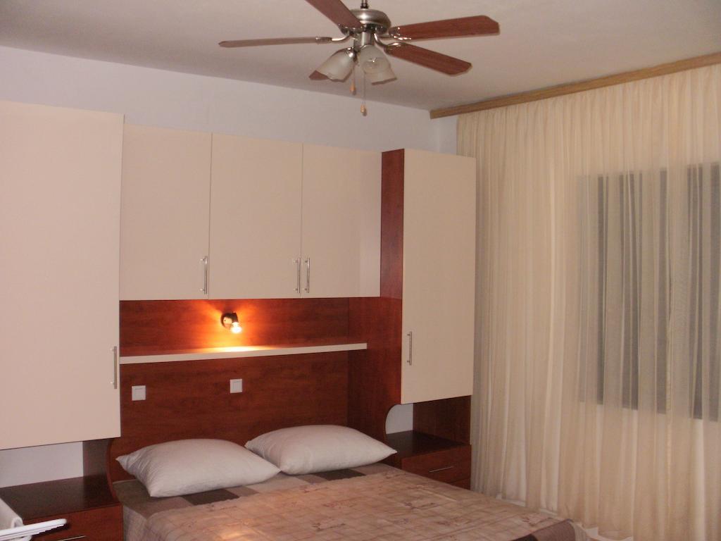 Apartments Jurlina Seline Esterno foto